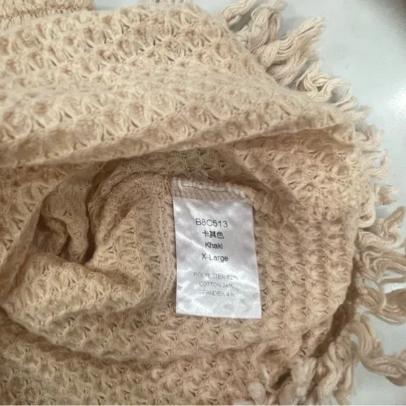Amazon Beige Knit Fringe Tank and Shorts Set - Picture 11 of 15
